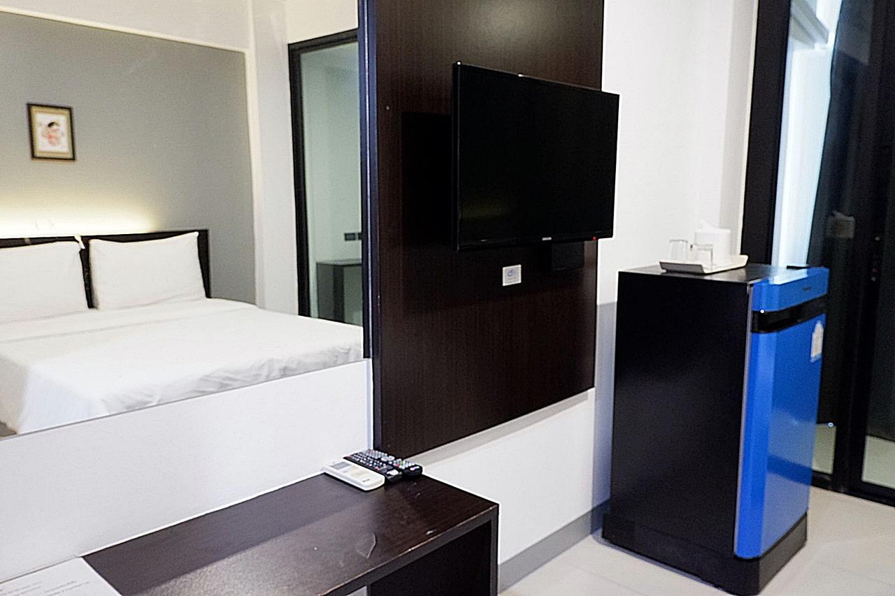 Izen Budget Hotel & Residence Rayong Exteriör bild