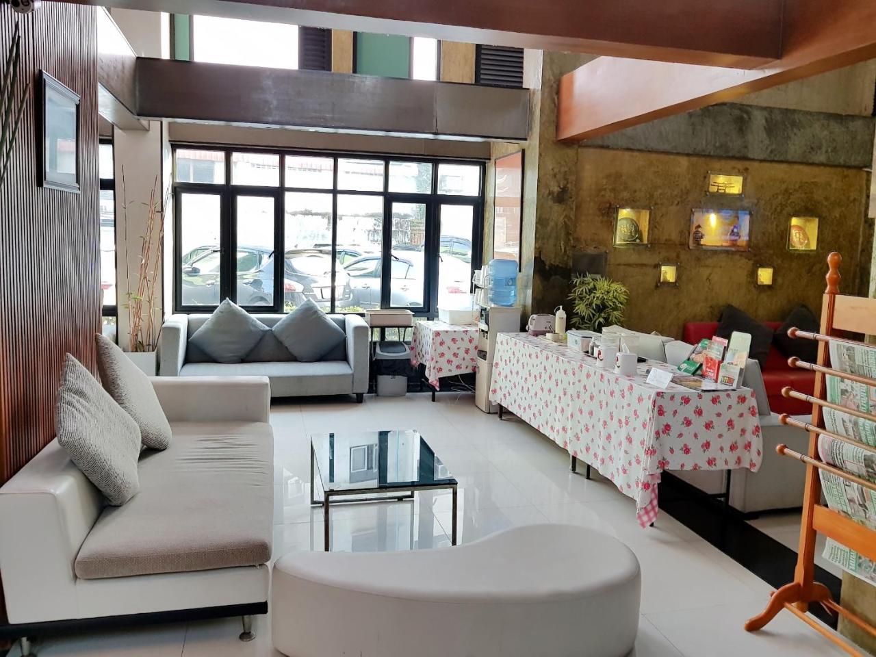 Izen Budget Hotel & Residence Rayong Exteriör bild
