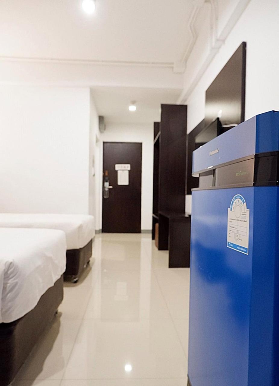 Izen Budget Hotel & Residence Rayong Exteriör bild