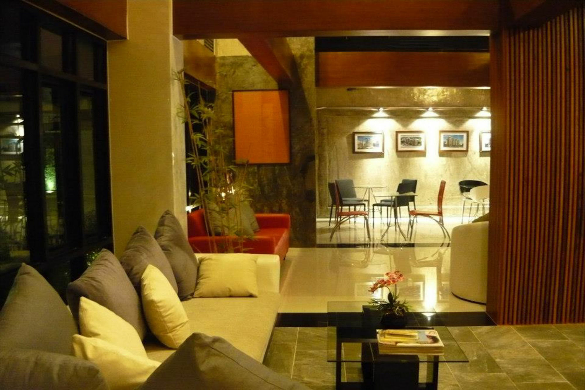 Izen Budget Hotel & Residence Rayong Exteriör bild
